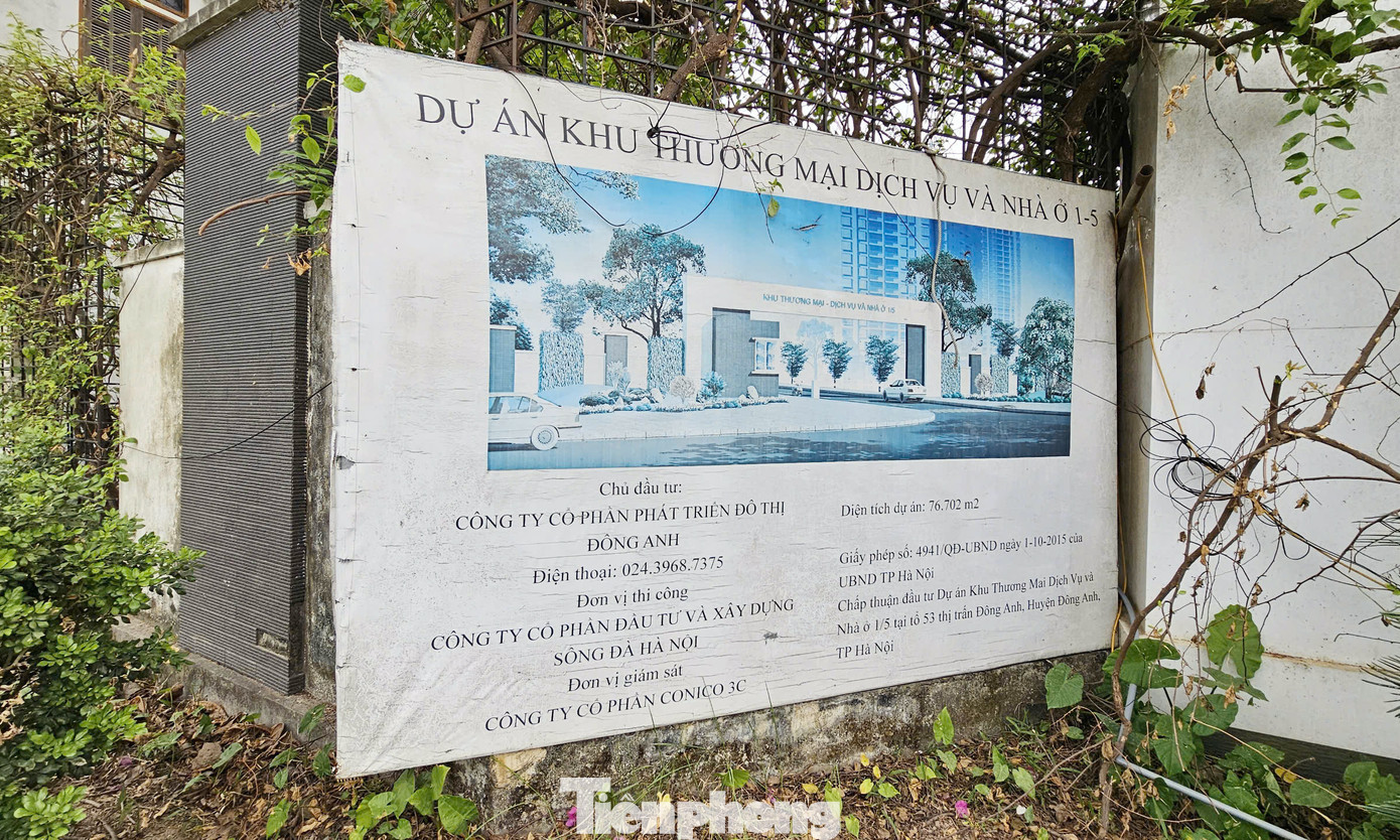 Cùng với đó, UBND TP Hà Nội có quyết định số 5808 ngày 26/10/2018 xác định giá đất theo phương pháp thặng dư với các tài sản so sánh không có đặc điểm tương tự với tài sản thẩm định giá; chưa dự kiến và tính đến xu hướng và mức độ biến động của giá thị trường để ước tính mức giá dự án bán được cho phù hợp với thực tế; giá bán sử dụng trong doanh thu phát triển chỉ là giá cá biệt của tài sản so sánh mà không phải là giá bình quân là không đúng với quy định… Cùng với đó, UBND TP Hà Nội có quyết định số 5808 ngày 26/10/2018 xác định giá đất theo phương pháp thặng dư với các tài sản so sánh không có đặc điểm tương tự với tài sản thẩm định giá; chưa dự kiến và tính đến xu hướng và mức độ biến động của giá thị trường để ước tính mức giá dự án bán được cho phù hợp với thực tế; giá bán sử dụng trong doanh thu phát triển chỉ là giá cá biệt của tài sản so sánh mà không phải là giá bình quân là không đúng với quy định…