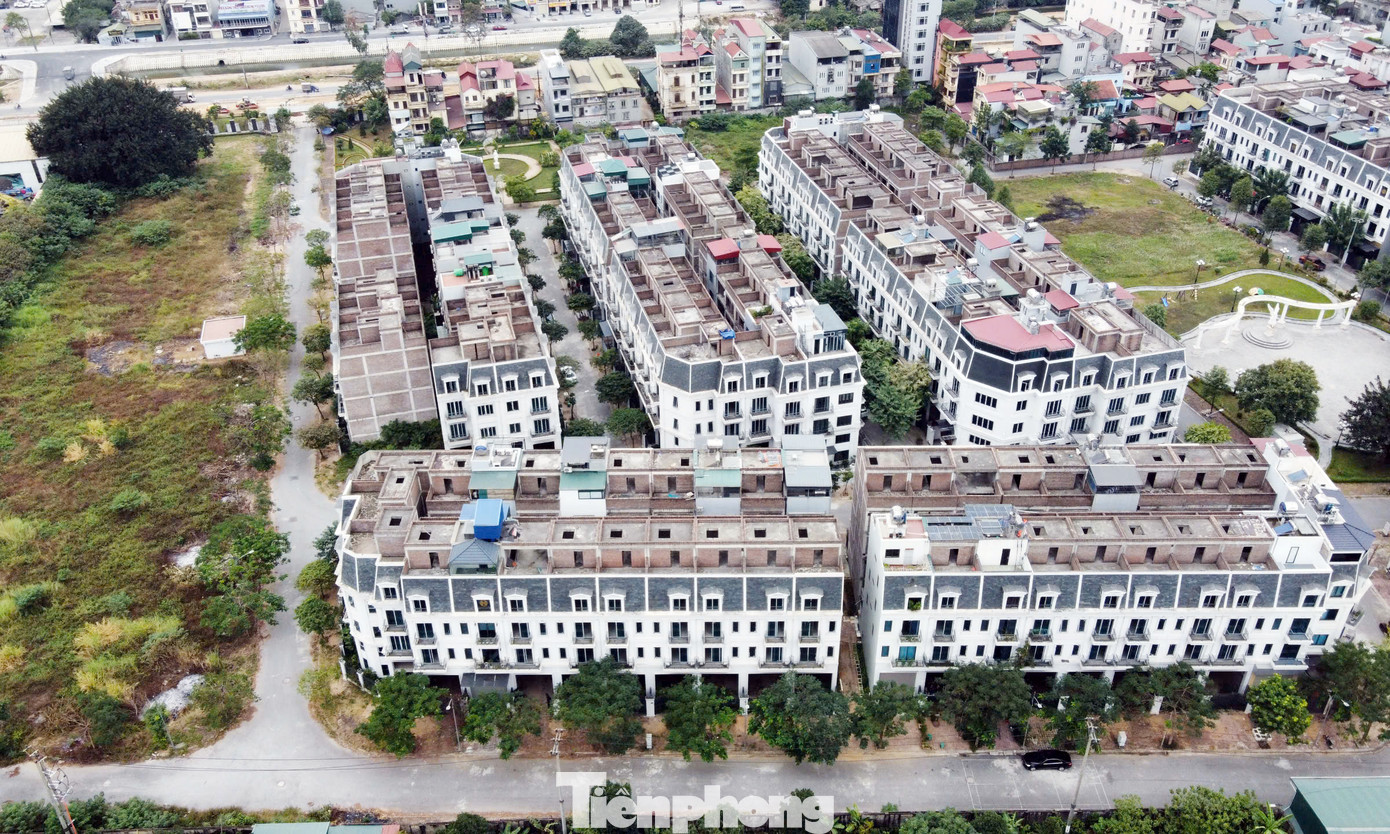 Theo cơ quan thanh tra, cơ sở nhà đất tại 53 thị trấn Đông Anh được xác lập quyền sở hữu của nhà nước. Công ty TNHH MTV Ô tô 1/5 là doanh nghiệp nhà nước, được nhà nước cho thuê đất trả tiền hàng năm cho mục đích sử dụng đất là đất cơ sở sản xuất kinh doanh nhưng Bộ GTVT có các văn bản số 8646 ngày 20/12/2011 và 7119 ngày 18/7/2013); Tổng công ty có văn bản số 125 ngày 13/9/2011 chấp thuận cho Công ty TNHH MTV Ô tô 1/5 chuyển mục đích sử dụng đất từ đất sản xuất kinh doanh sang xây dựng nhà ở khi sắp xếp lại các cơ sở nhà đất khi không có ý kiến thống nhất bằng văn bản của Bộ Tài chính là không đúng với quy định tại khoản 3 Điều 8 quyết định số 86 ngày 22/12/2010 của Thủ tướng Chính phủ. Theo cơ quan thanh tra, cơ sở nhà đất tại 53 thị trấn Đông Anh được xác lập quyền sở hữu của nhà nước. Công ty TNHH MTV Ô tô 1/5 là doanh nghiệp nhà nước, được nhà nước cho thuê đất trả tiền hàng năm cho mục đích sử dụng đất là đất cơ sở sản xuất kinh doanh nhưng Bộ GTVT có các văn bản số 8646 ngày 20/12/2011 và 7119 ngày 18/7/2013); Tổng công ty có văn bản số 125 ngày 13/9/2011 chấp thuận cho Công ty TNHH MTV Ô tô 1/5 chuyển mục đích sử dụng đất từ đất sản xuất kinh doanh sang xây dựng nhà ở khi sắp xếp lại các cơ sở nhà đất khi không có ý kiến thống nhất bằng văn bản của Bộ Tài chính là không đúng với quy định tại khoản 3 Điều 8 quyết định số 86 ngày 22/12/2010 của Thủ tướng Chính phủ.