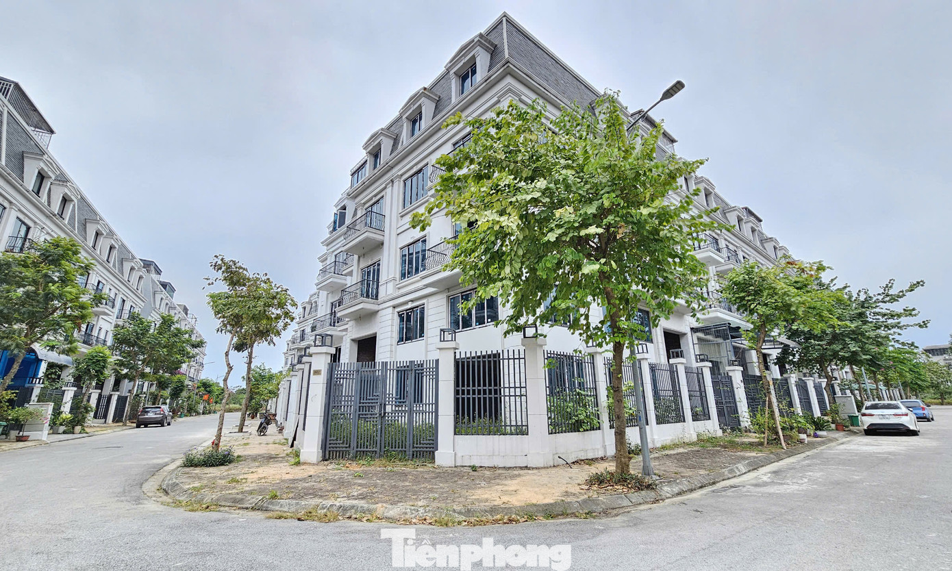 Theo ghi nhận, dự án đã cơ bản hoàn thiện với nhiều căn liền kề có người về ở. Theo ghi nhận, dự án đã cơ bản hoàn thiện với nhiều căn liền kề có người về ở.