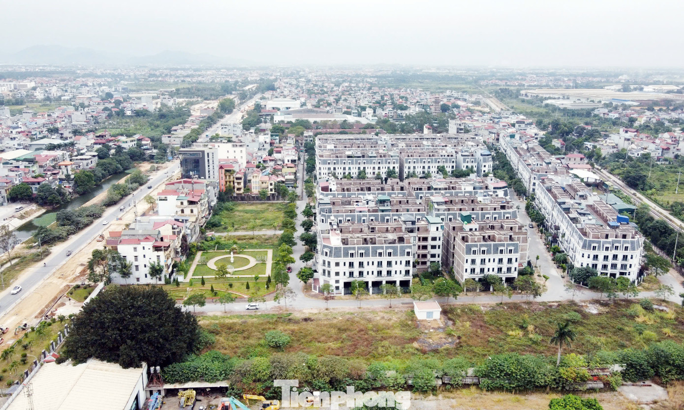 Thanh tra việc tái cơ cấu doanh nghiệp nhà nước; chuyển đổi mục đích sử dụng đất từ sản xuất kinh doanh của doanh nghiệp nhà nước, doanh nghiệp cổ phần hóa sang kinh doanh đất, xây dựng nhà ở (giai đoạn 2011 - 2021) tại Bộ Giao thông vận tải (GTVT), Thanh tra Chính phủ (TTCP) chỉ ra nhiều sai phạm đối với cơ sở nhà đất tại 53 thị trấn Đông Anh (huyện Đông Anh, Hà Nội) của Công ty TNHH MTV Ô tô 1/5. Thanh tra việc tái cơ cấu doanh nghiệp nhà nước; chuyển đổi mục đích sử dụng đất từ sản xuất kinh doanh của doanh nghiệp nhà nước, doanh nghiệp cổ phần hóa sang kinh doanh đất, xây dựng nhà ở (giai đoạn 2011 - 2021) tại Bộ Giao thông vận tải (GTVT), Thanh tra Chính phủ (TTCP) chỉ ra nhiều sai phạm đối với cơ sở nhà đất tại 53 thị trấn Đông Anh (huyện Đông Anh, Hà Nội) của Công ty TNHH MTV Ô tô 1/5.