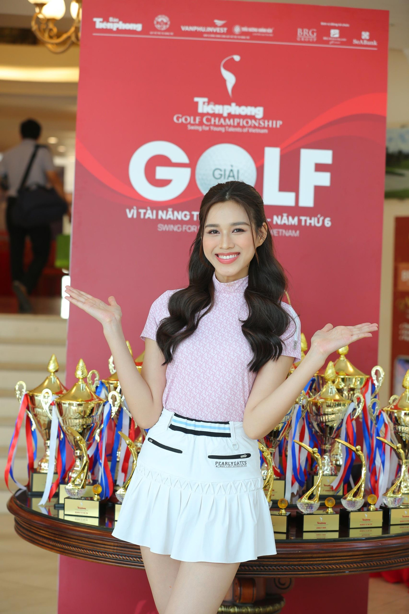 Hoa hậu Đỗ Thị Hà tiếp tục đảm nhận vai trò đại sứ của Tiền Phong Golf Championship 2022 với mong muốn thực hiện sứ mệnh cống hiến, lan toả những giá trị nhân văn đầy thiết thực đến với cộng đồng xã hội.