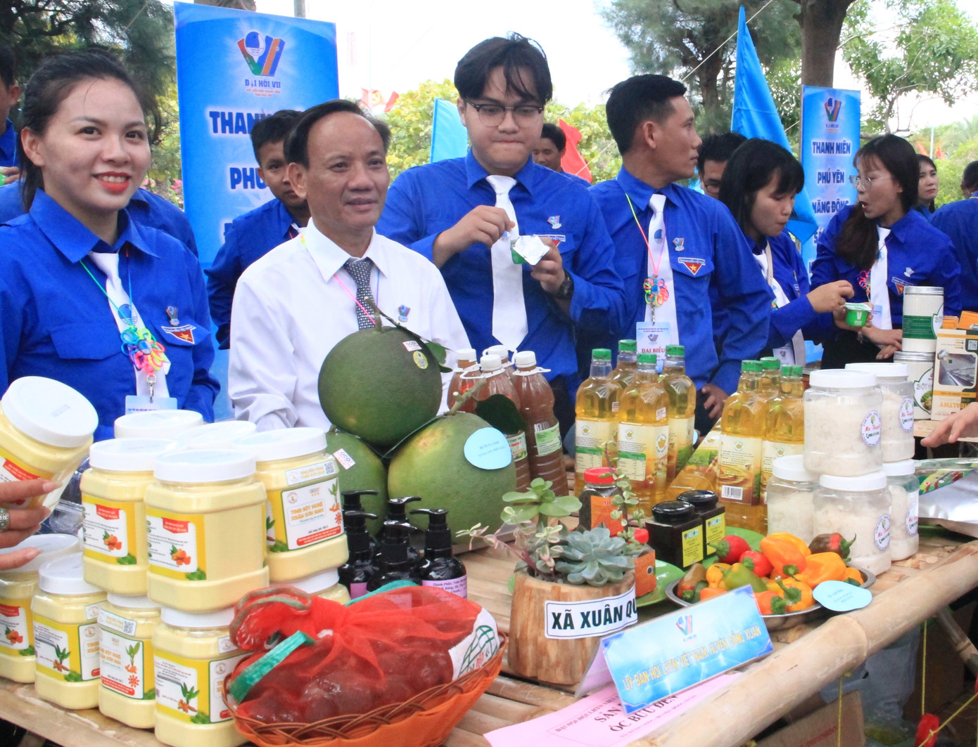 Nhiều sản phẩm nông nghiệp đặc sắc của thanh niên các huyện, thị, thành tỉnh Phú Yên.