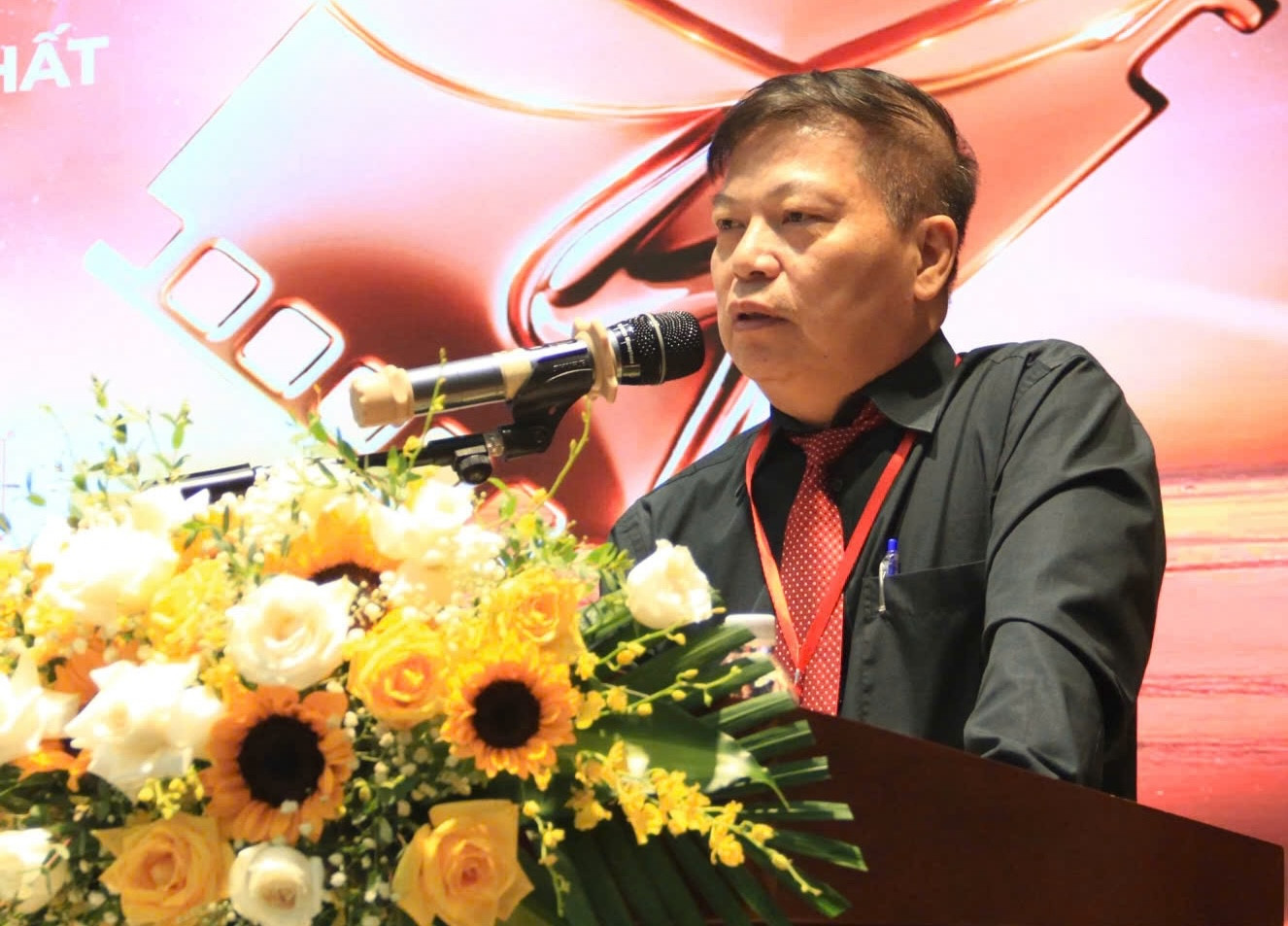 PGS.TS. Vũ Ngọc Thanh cho rằng điện ảnh Việt Nam còn thiếu nhiều tác phẩm đột phá. Ảnh: Tiến Đạt.