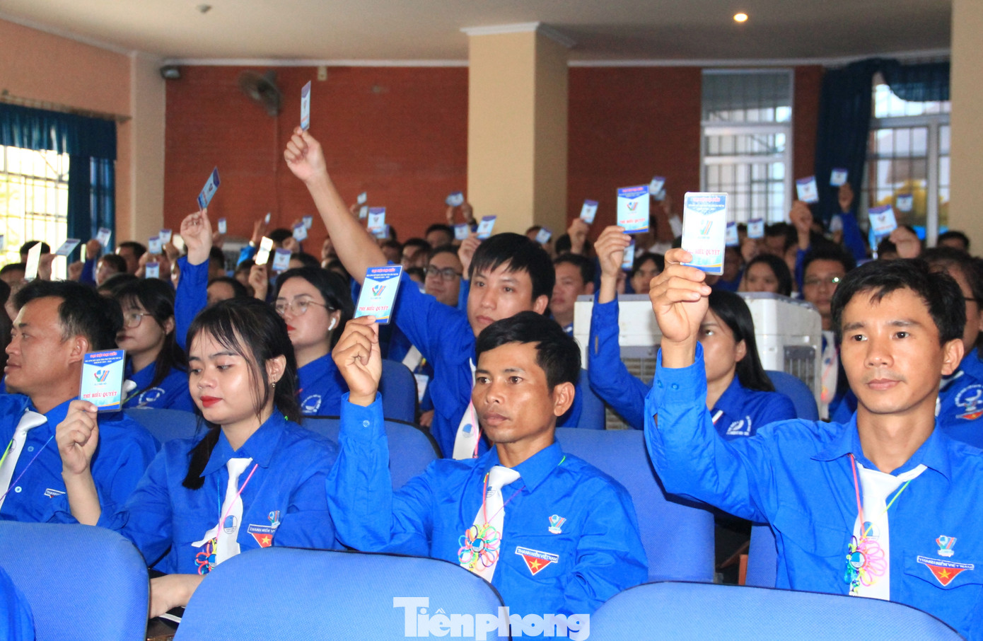 Đại biểu biểu quyết hiệp thương các ủy viên vào Ủy ban Hội LHTN Việt Nam tỉnh Phú Yên. Đại biểu biểu quyết hiệp thương các ủy viên vào Ủy ban Hội LHTN Việt Nam tỉnh Phú Yên.