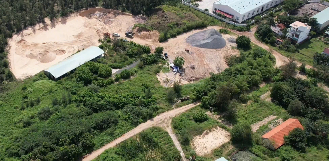 Khu vực rừng đối tượng Đặng Thanh Bình cùng đồng bọn khai thác cát trái phép.