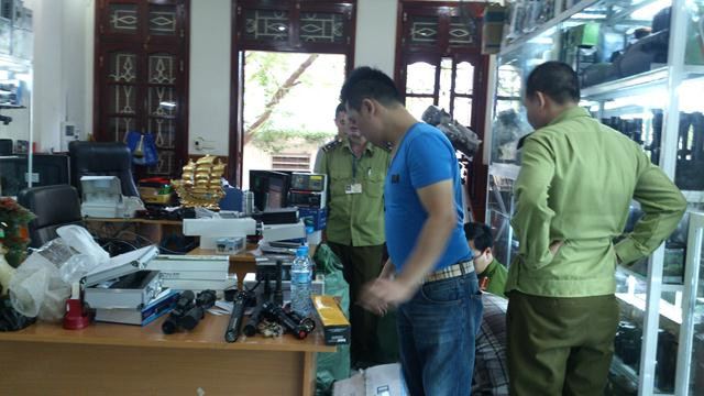 Lực lượng chức năng kiểm đếm số hàng hóa của Công ty Thái Thắng. Lực lượng chức năng kiểm đếm số hàng hóa của Cty Thái Thắng