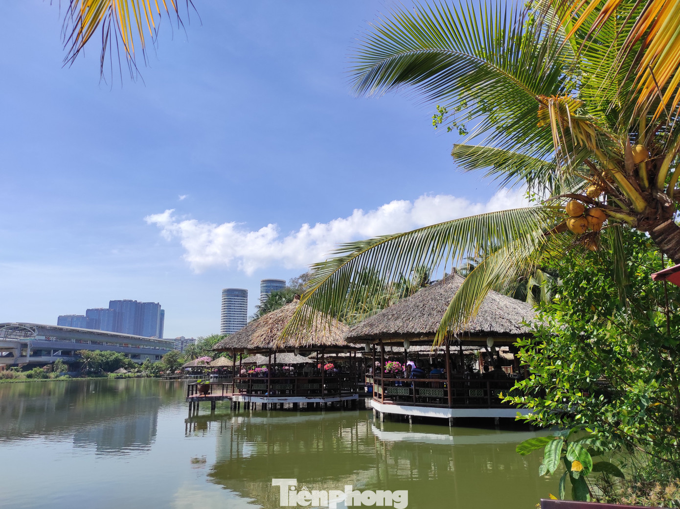 Nơi đây là điểm đến yêu thích của nhiều người. Nơi đây là điểm đến yêu thích của nhiều người.