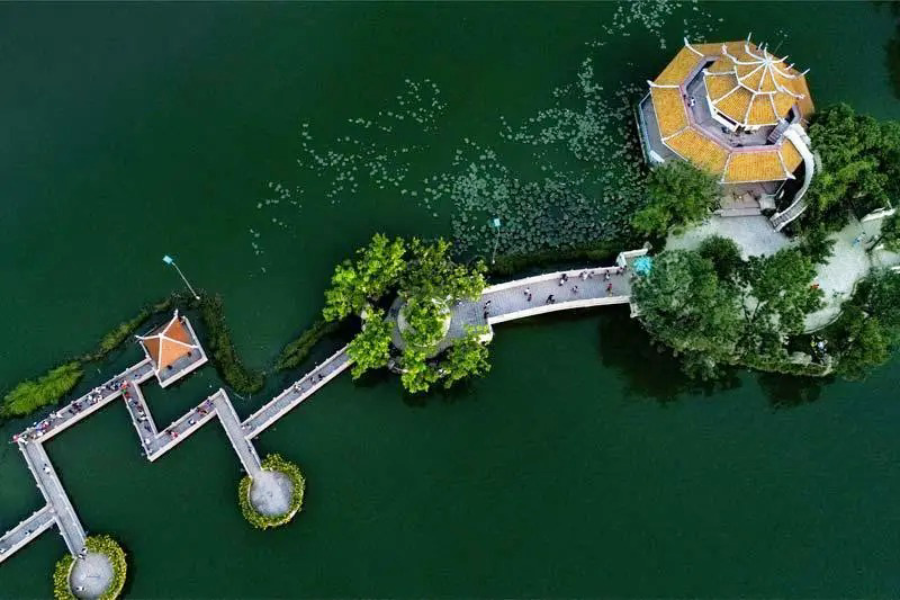 Nơi đây còn là điểm đến vui chơi yêu thích của nhiều người dân TPHCM. Ảnh: Công viên Văn hóa Đầm Sen Nơi đây còn là điểm đến vui chơi yêu thích của nhiều người dân TPHCM. Ảnh: Công viên Văn hóa Đầm Sen