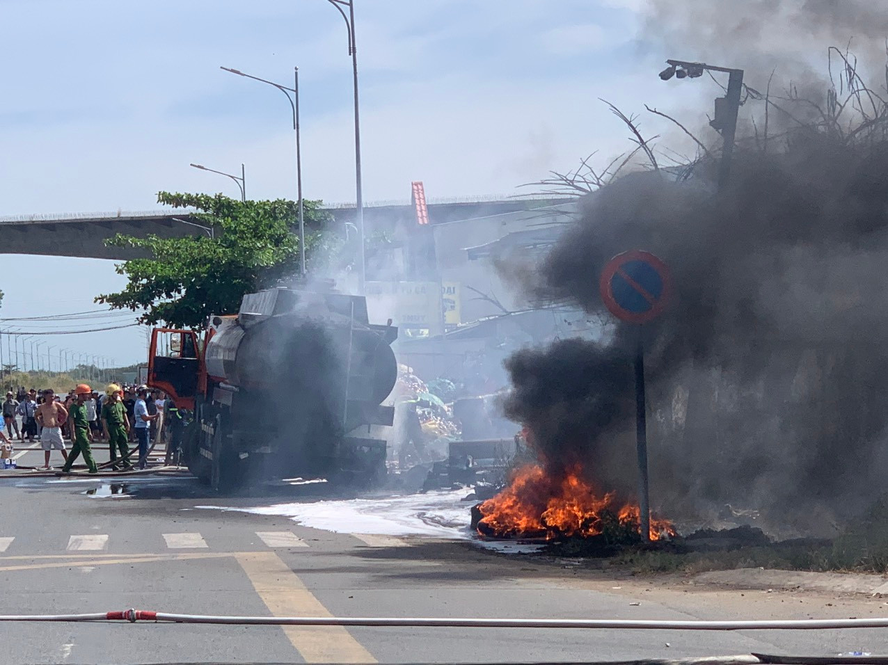 Hiện trường vụ cháy. Ảnh: C.H