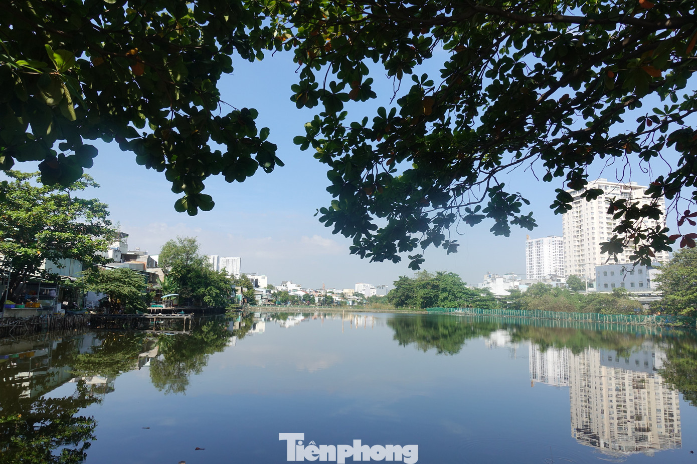 Ao Song Tân ở phường Tân Kiểng, quận 7. Ao Song Tân ở phường Tân Kiểng, quận 7.