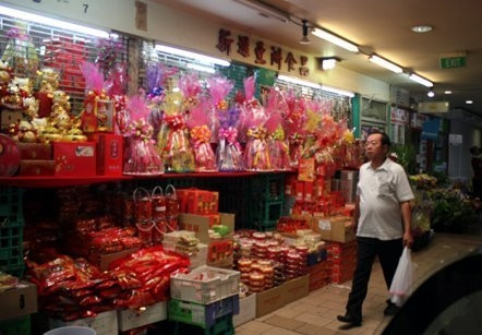 Hàng hóa nhập đủ loại từ Việt Nam