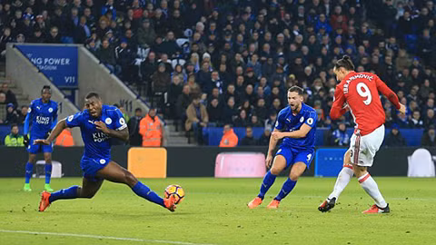 Thắng dễ Leicester, M.U áp sát top 4 ảnh 4
