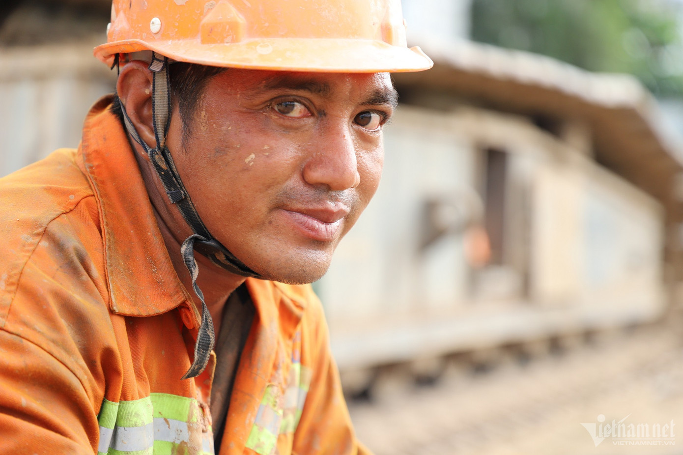 Công nhân Nguyễn Huệ Đích tại công trường thi công xuyên Tết Công nhân Nguyễn Huệ Đích tại công trường thi công xuyên Tết