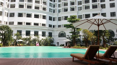 Bể bơi ngoài trời tại Royal City