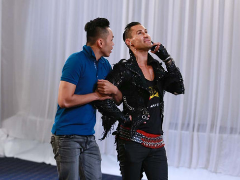 Sau đó còn đóng vai 'chị' của một thí sinh nam