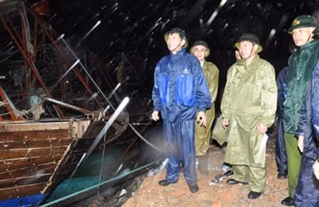 Chủ tịch UBND tỉnh Quảng Ninh Nguyễn Văn Đọc kiểm tra công tác phòng chống cơn bão số 14 tại huyện Vân Đồn. Ảnh: Báo Quảng Ninh. Chủ tịch UBND tỉnh Quảng Ninh Nguyễn Văn Đọc kiểm tra công tác phòng chống cơn bão số 14 tại huyện Vân Đồn. Ảnh: Báo Quảng Ninh