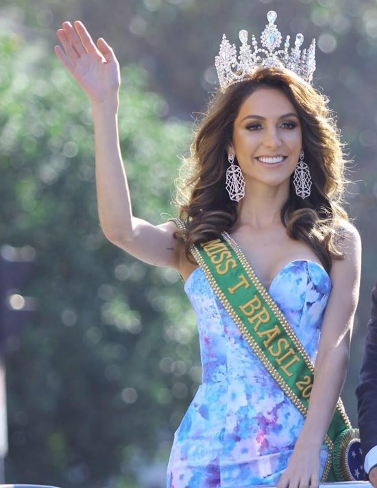 Nhan sắc quyến rũ của Izabele Coimbra từng là đối thủ của Hương Giang ảnh 2