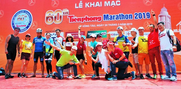 Đạp xe 100km để cổ vũ Tiền Phong Marathon 2019 ảnh 4