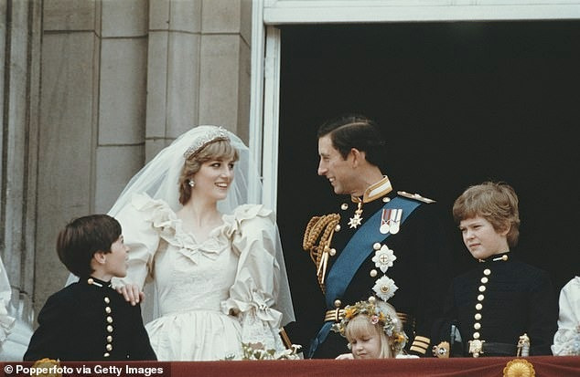 Chuyên gia hoàng gia cho rằng không có chuyện Diana so sánh đám cưới với Charles như dẫm phải mìn. Ảnh: Getty Images.