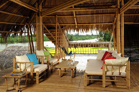 Hiện, ông Hảo đang tiến hành rao bán ngôi nhà. Tuy nhiên, để trở thành tân chủ nhân của ngôi nhà tre đặc biệt không phải là dễ. Những khách hàng tiềm năng sẽ phải vượt qua một “vòng phỏng vấn”. Ông Hảo cần phải chắc chắn, họ là người yêu thiên nhiên và có ý thức bảo vệ môi trường. Nếu không, họ sẽ không phù hợp để sống trong ngôi nhà đó