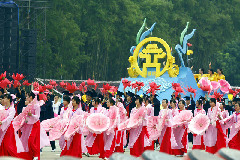 Toàn cảnh lễ diễu binh, diễu hành mừng Đại lễ ảnh 14