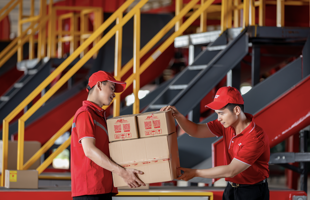 Việc ứng dụng công nghệ giúp nâng cao tốc độ xử lý hàng hoá ở mức 4-5 phút cho một kiện hàng nhỏ. Việc ứng dụng công nghệ giúp nâng cao tốc độ xử lý hàng hoá ở mức 4-5 phút cho một kiện hàng nhỏ.