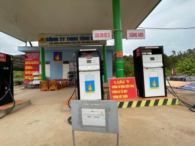 Không chỉ tại Hà Nội, tình trạng khan hàng, treo biển hết xăng còn diễn ra tại nhiều cây xăng ở một số tỉnh miền núi Tây Bắc.
