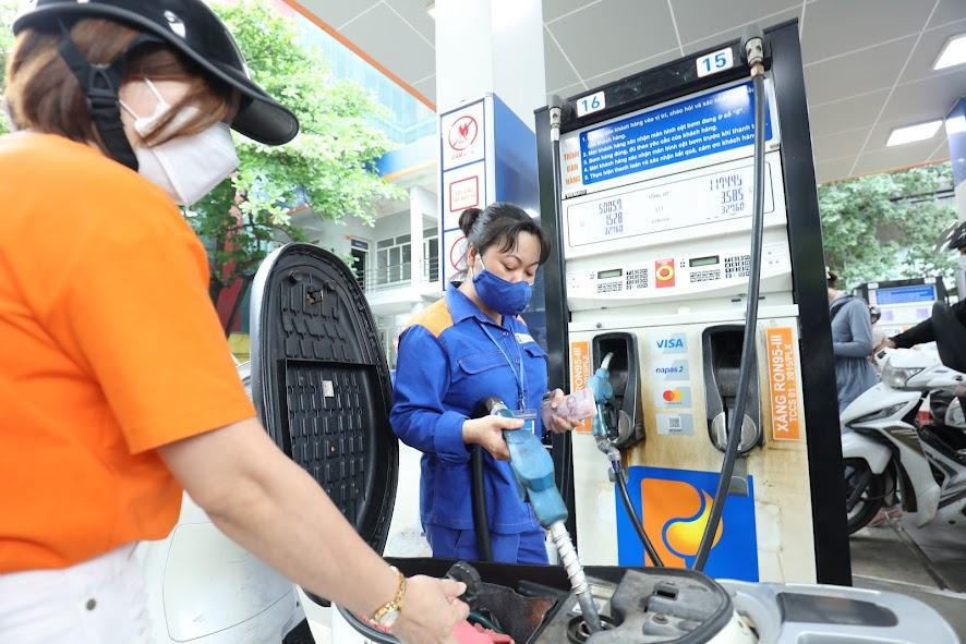 Thanh tra Chính phủ yêu cầu Bộ Công Thương báo cáo về Quỹ bình ổn, cấp phép kinh doanh xăng dầu. Ảnh: Như Ý