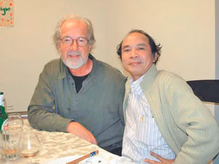 Nguyễn Trọng Tạo và nhà thơ Mỹ Paul Hoover tại San Fransico năm 2008