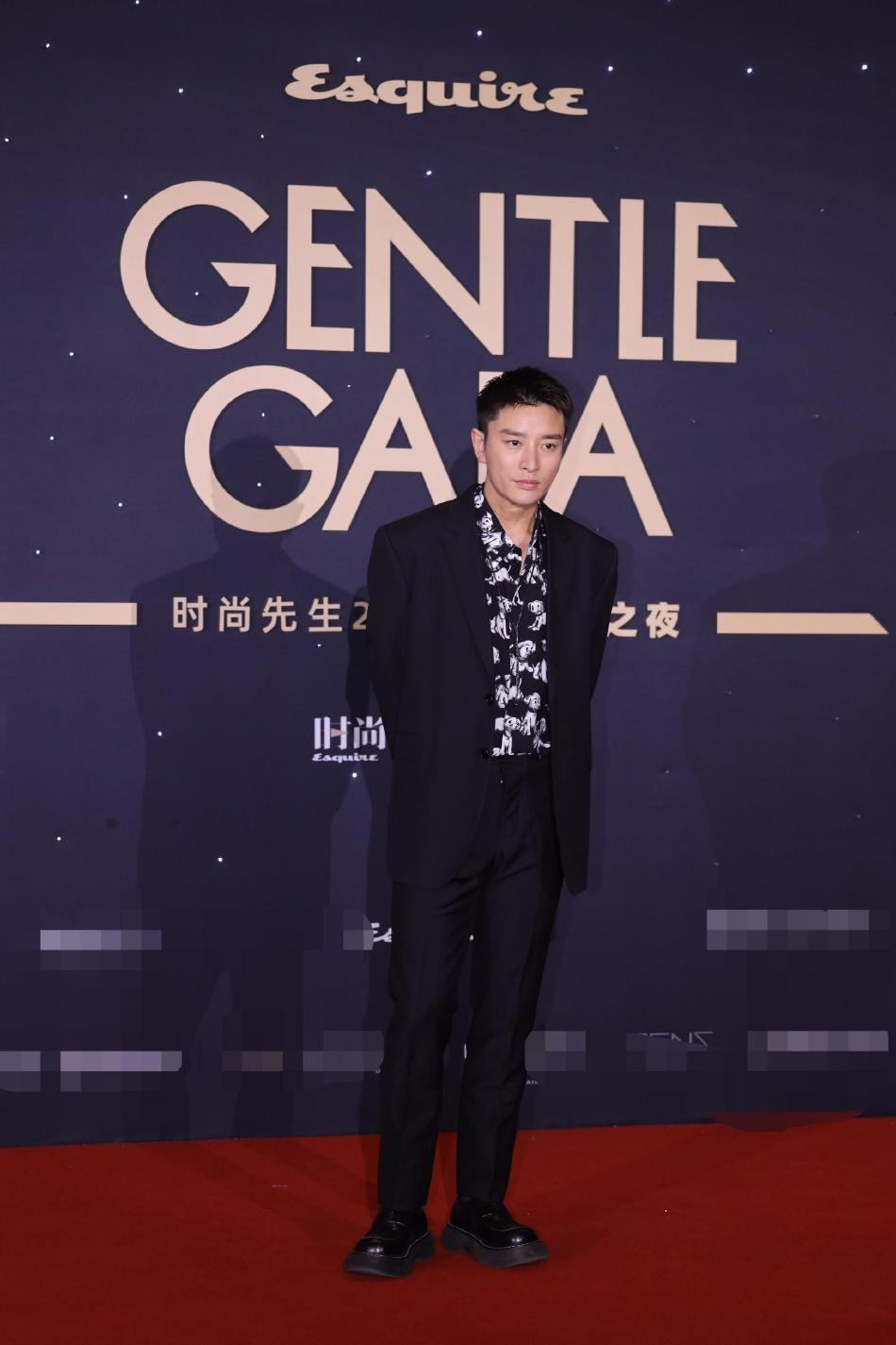 Giả Nãi Lượng khá u buồn giữa tin đồn bí mật tái hợp với người vợ ngoại tình Lý Tiểu Lộ.