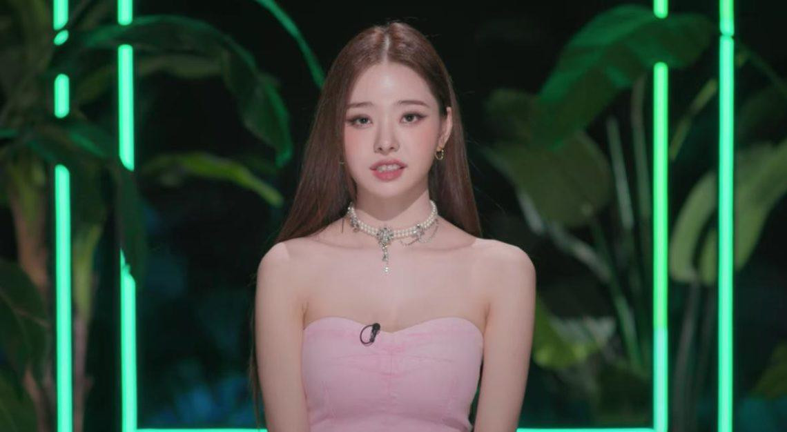 Các chàng trai, cô gái trong &quot;Địa ngục độc thân&quot; đều có ngoại hình xuất sắc, mỗi người mỗi vẻ, nhưng nổi bật nhất vẫn là Song Ji A. Ngay từ khi xuất hiện, cô khiến các chàng trai trong show &quot;thổn thức&quot; vì xinh đẹp như &quot;búp bê sống&quot;, mang khí chất kiêu kỳ, sang chảnh, thoạt nhìn trông lạnh lùng, nhưng khi cười lại ngọt ngào khó cưỡng.