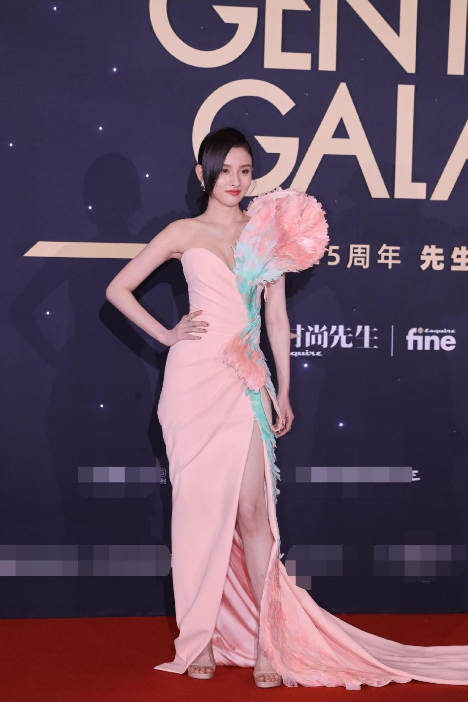 &quot;Na Tra&quot; Tống Tổ Nhi ngày càng trưởng thành, đằm thắm ở tuổi 24.