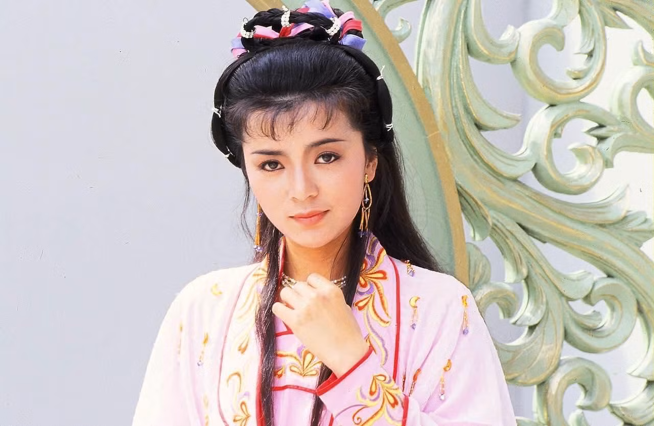 Bà từng là người tình trong mộng của nhiều đàn ông, bao gồm của "Thiên vương Hong Kong" Lưu Đức Hoa.