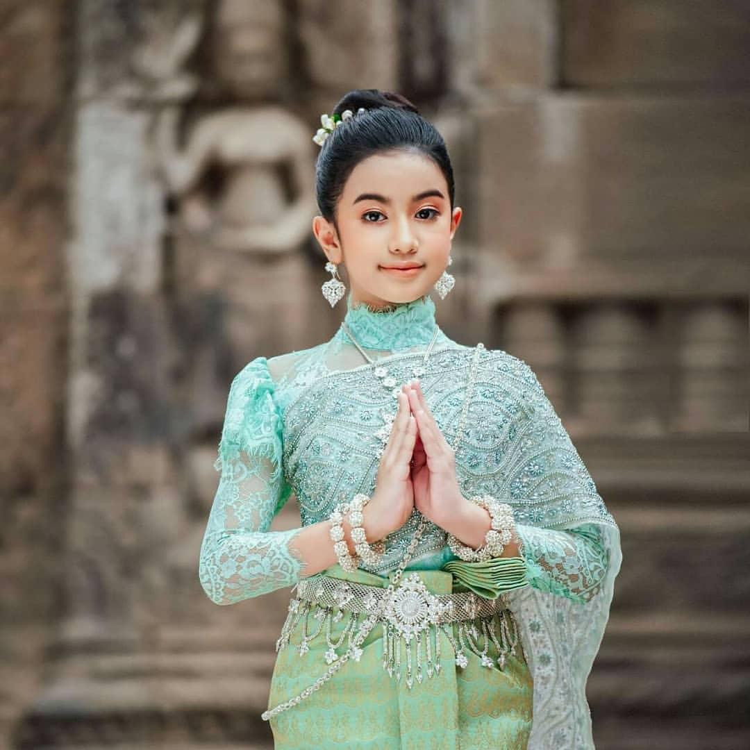 Jenna còn được ví là phiên bản nhí của Lisa (BlackPink) hay "tiểu Lisa BlackPink" vì có gương mặt gần giống em út nhóm nhạc Hàn Quốc đình đám thế giới. Jenna còn được ví là phiên bản nhí của Lisa (BlackPink) hay "tiểu Lisa BlackPink" vì có gương mặt gần giống em út nhóm nhạc Hàn Quốc đình đám thế giới.