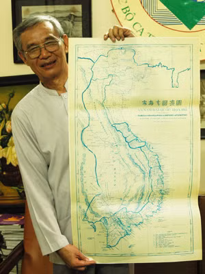 Bản đồ An Nam Đại quốc họa đồ của Taberd xuất bản năm 1838 (có ghi Hoàng Sa của Việt Nam) được đặc san Sử Địa in lại để truyên truyền về chủ quyền của Việt Nam . Bản đồ An Nam Đại quốc họa đồ của Taberd xuất bản năm 1838 (có ghi Hoàng Sa của Việt Nam) được đặc san Sử Địa in lại để truyên truyền về chủ quyền của Việt Nam