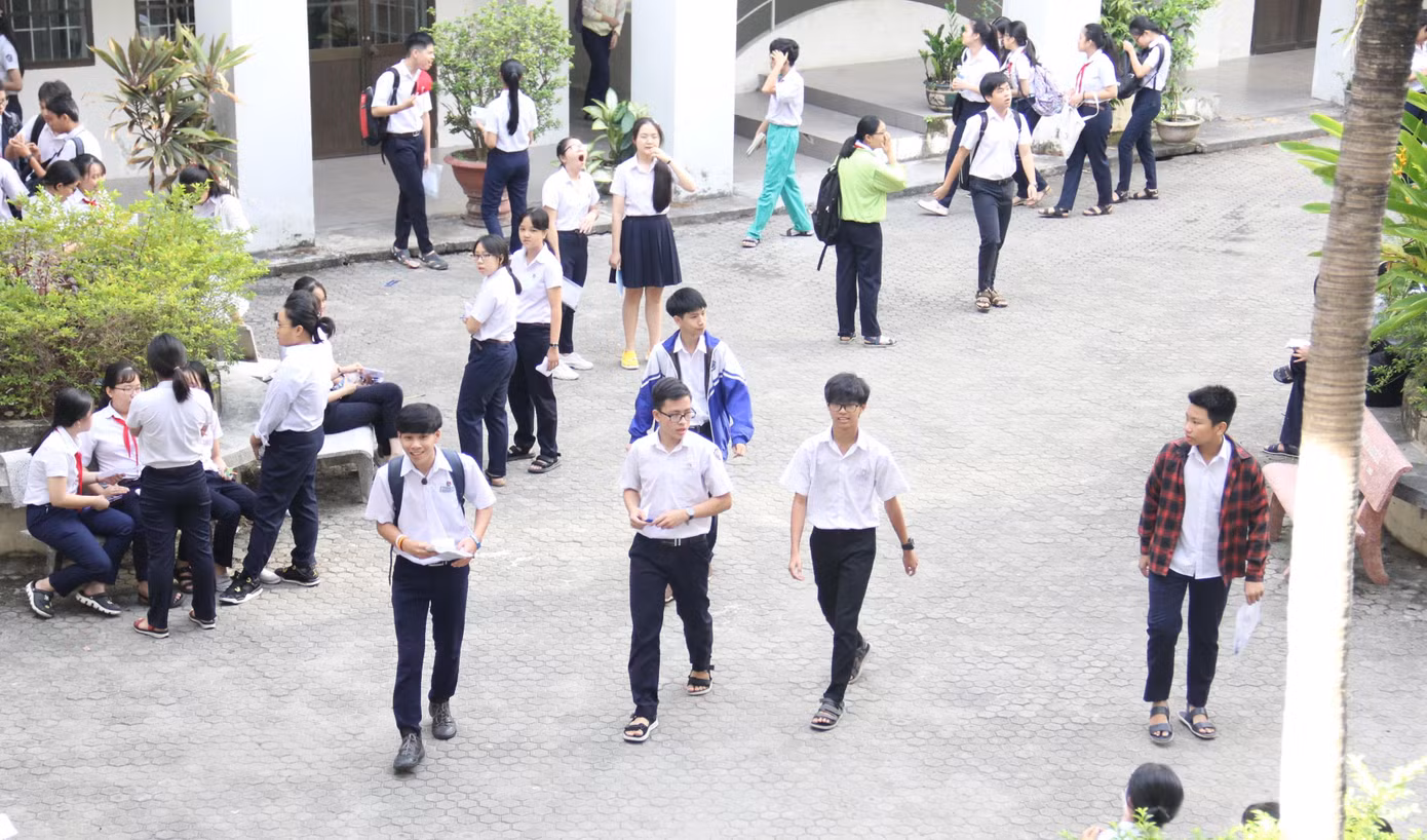 Thi vào 10 ở Đà Nẵng: Thí sinh tiếc nuối vì bỏ ngoại ngữ ảnh 1