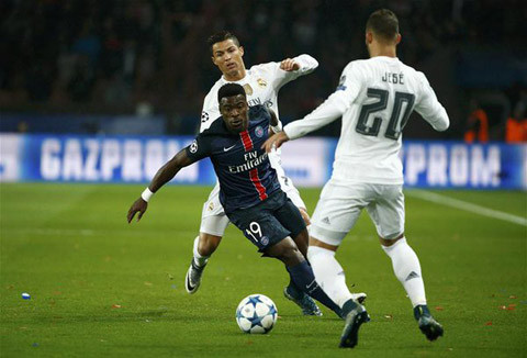 Hàng công cùn mòn khiến PSG và Real chia điểm ảnh 1