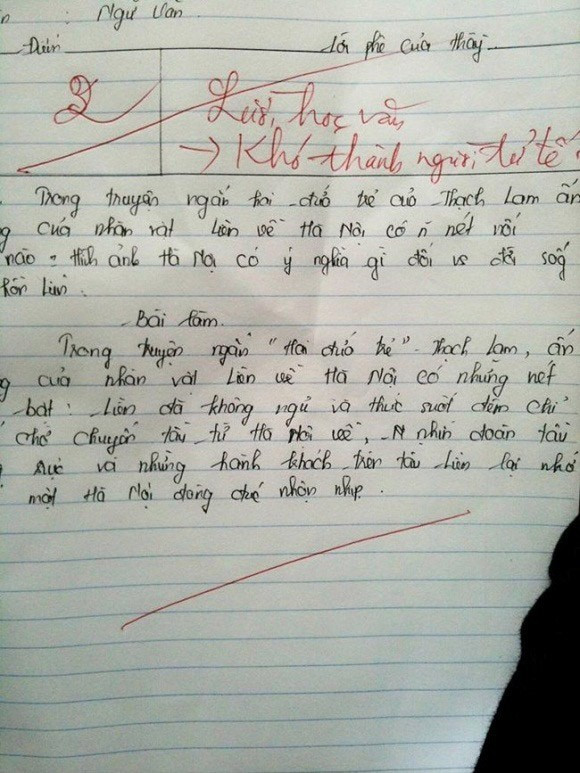 Bài kiểm tra môn Văn và lời phê của giáo viên khiến dân mạng “dậy sóng”.