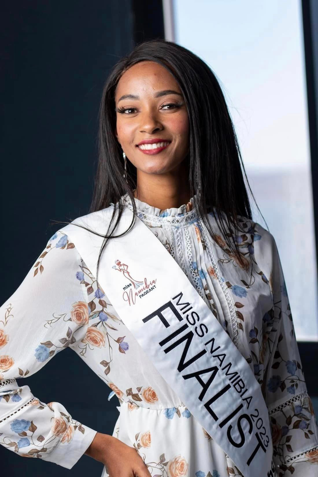 Ngày 2/6, chuyên trang sắc đẹp Pageantry News International đăng tải bộ ảnh chân dung của top 10 thí sinh Hoa hậu Namibia 2023. Tuy nhiên, nhan sắc của các người đẹp gây ra nhiều tranh cãi.