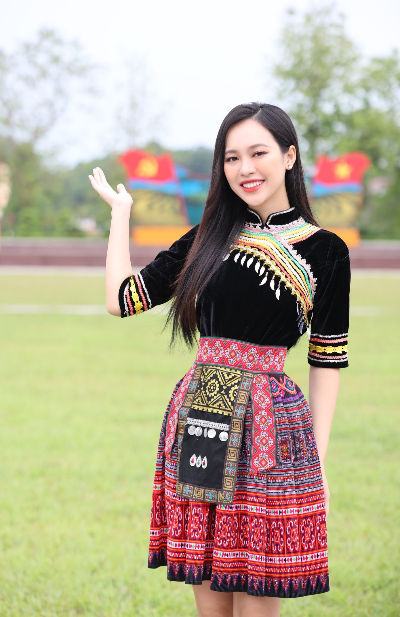 Tham dự hội thảo về chuyển đổi số lần này, Thùy Linh mong rằng cuộc cách mạng số sẽ thực sự tạo ra được sự bứt phá cho Yên Bái trong thời gian tới. "Đặt ra yêu cầu thúc đẩy mạnh mẽ chuyển đổi số, phát triển kinh tế số, xã hội số để tạo bứt phá về nâng cao năng suất, chất lượng, hiệu quả, sức cạnh tranh của nền kinh tế tỉnh Yên Bái", cô nói.