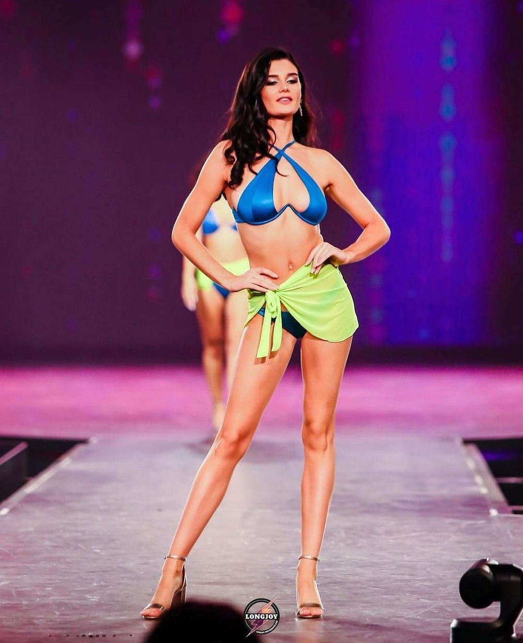 Trước đó, Hà Lan có thành tích khiêm tốn tại sân chơi Hoa hậu Hòa bình Quốc tế nói riêng và các cuộc thi nhan sắc nói chung.