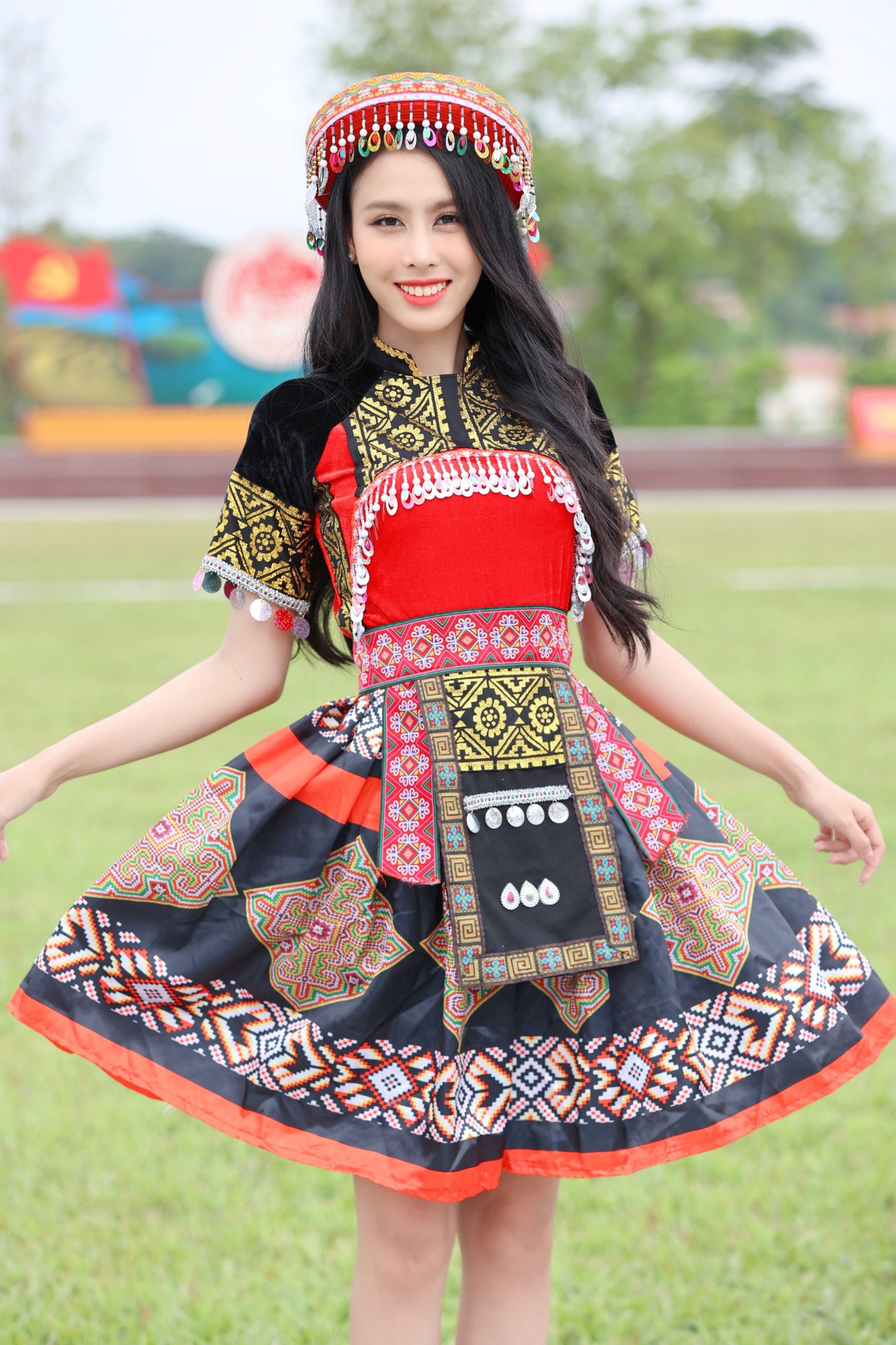 Lần đầu đến với Yên Bái, Á hậu Ngọc Hằng cho biết cô rất ấn tượng vì vùng đất này vẫn giữ được cảnh sắc hoang sơ, hùng vĩ. Ngọc Hằng đặc biệt ấn tượng với tính cách phóng khoáng, hào sảng của người dân nơi đây.