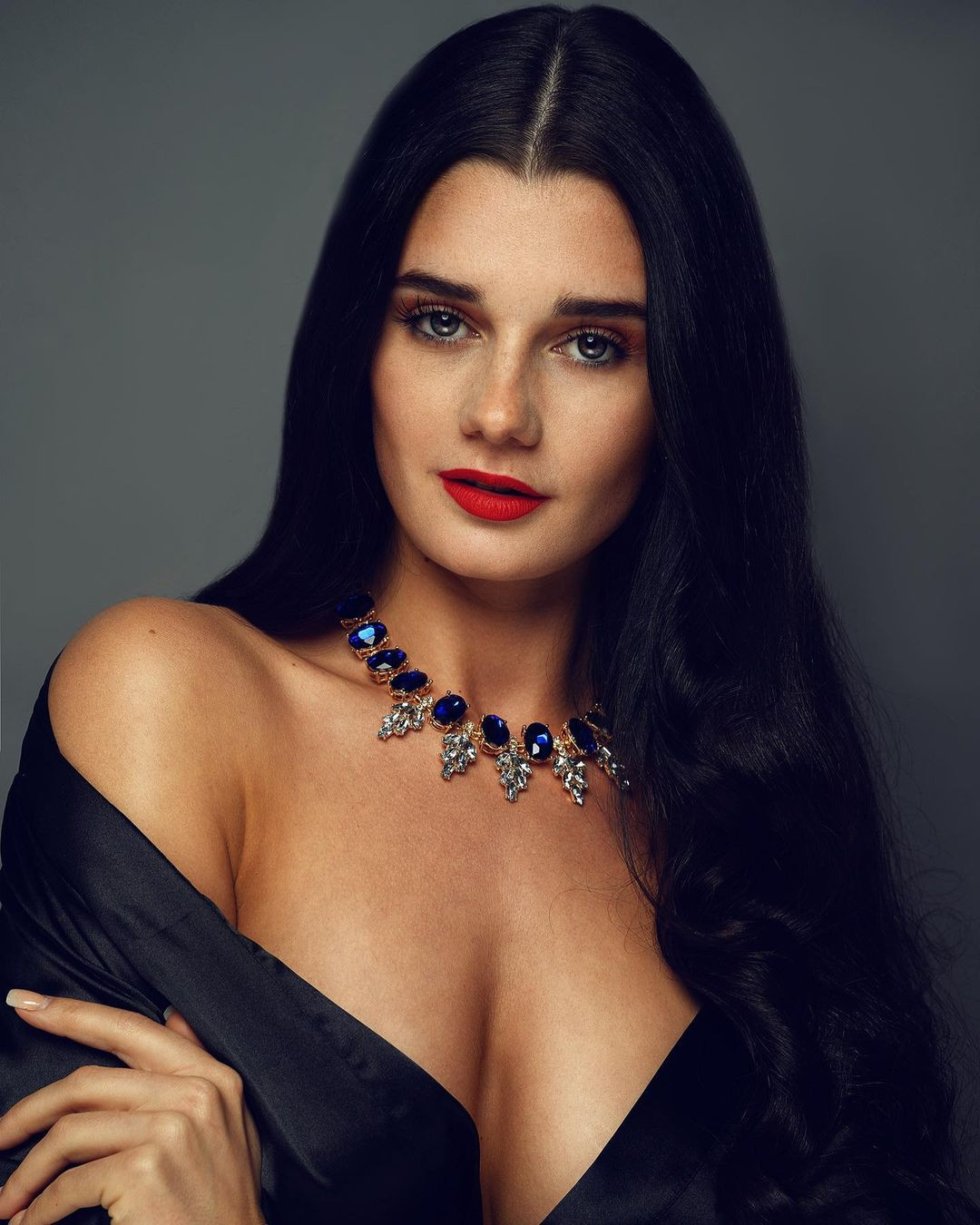 Người đẹp có sở thích tập gym, hát và lướt ván. Cô có ước mơ tham gia các cuộc thi nhan sắc từ khi còn nhỏ.