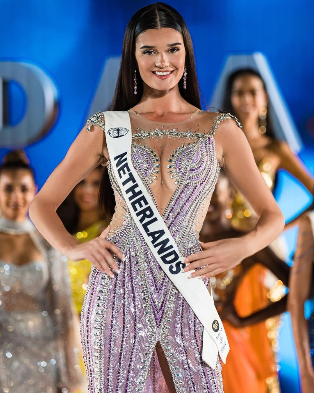 Giành chiến thắng tại cuộc thi Hoa hậu Hòa bình Hà Lan 2023, người đẹp Melissa Bottema sẽ sang Việt Nam tham dự cuộc thi Hoa hậu Hòa bình Quốc tế 2023 tổ chức vào tháng 10.