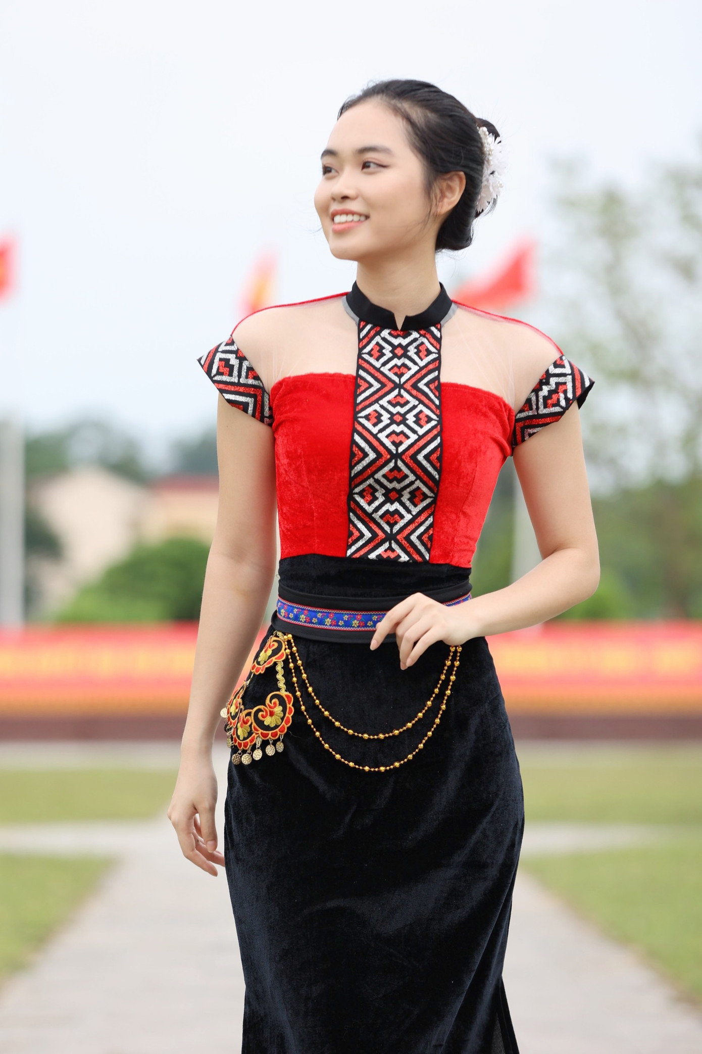 Người đẹp Phương Anh cũng hào hứng cho biết chuyển đổi số chắc chắn sẽ giúp kích thích phát triển du lịch, kinh tế của Yên Bái nói riêng và các tỉnh miền núi trung du phía Bắc nói chung. Theo cô, khi du lịch phát triển và được chọn là điểm nhấn thì các ngành khác cũng sẽ được đẩy mạnh nhờ du lịch. “Du lịch là mũi nhọn mà chúng ta có thể tập trung. Ngoài ra công nghệ còn giúp nhiều ngành nghề khác phát triển”, cô nói.