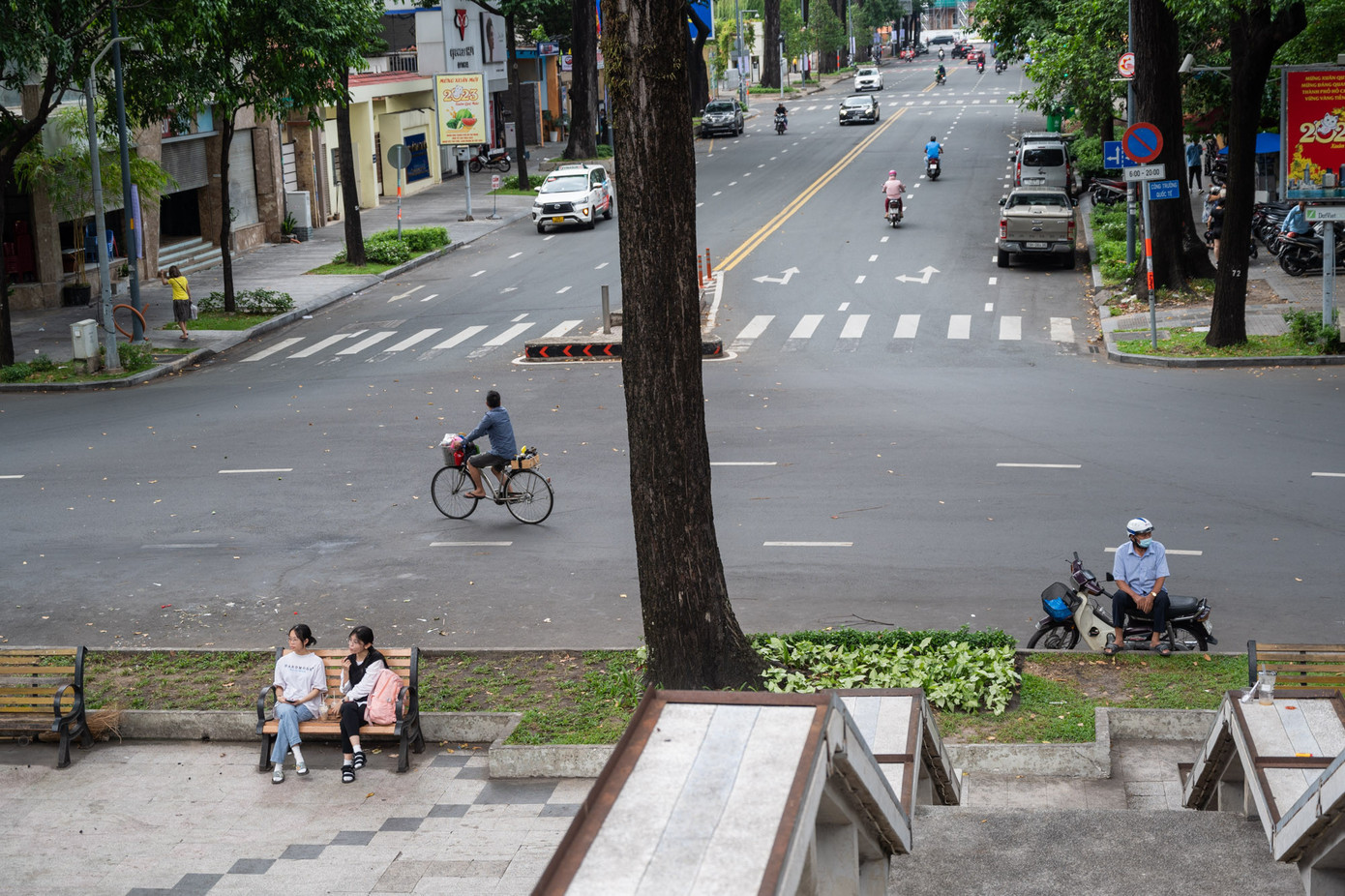 Nằm ngay gần nhà thờ Đức Bà, hồ Con Rùa từng được xem là có vị trí đắc địa, diện tích rộng, thoáng mát thích hợp để đi dạo và ngồi cà phê chuyện trò.