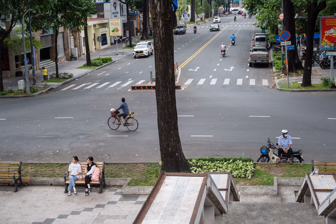 Nằm ngay gần nhà thờ Đức Bà, hồ Con Rùa từng được xem là có vị trí đắc địa, diện tích rộng, thoáng mát thích hợp để đi dạo và ngồi cà phê chuyện trò.