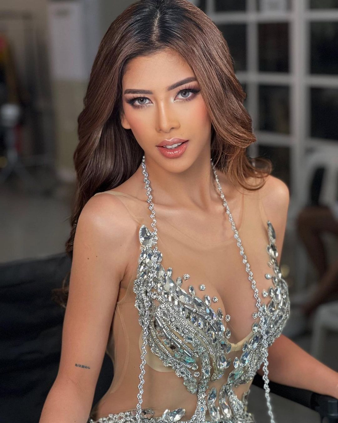 Ngày 2/6, cuộc thi Hoa hậu Hòa bình Philippines 2023 khởi động và có buổi họp báo ra mắt. Đến tham dự buổi sơ khảo chỉ có 16 thí sinh. Đây là năm đầu Hoa hậu Hòa bình Philippines được tổ chức. Đáng chú ý nhất trong số 16 thí sinh là người đẹp Herlene Nicole Budol. Cô được biết đến với danh hiệu Á hậu 1 tại cuộc thi Binibining Pilipinas 2022.