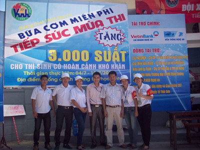 Chương trình 3000 bữa cơm miễn phí cho học sinh nghèo