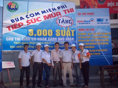 Chương trình 3000 bữa cơm miễn phí cho học sinh nghèo